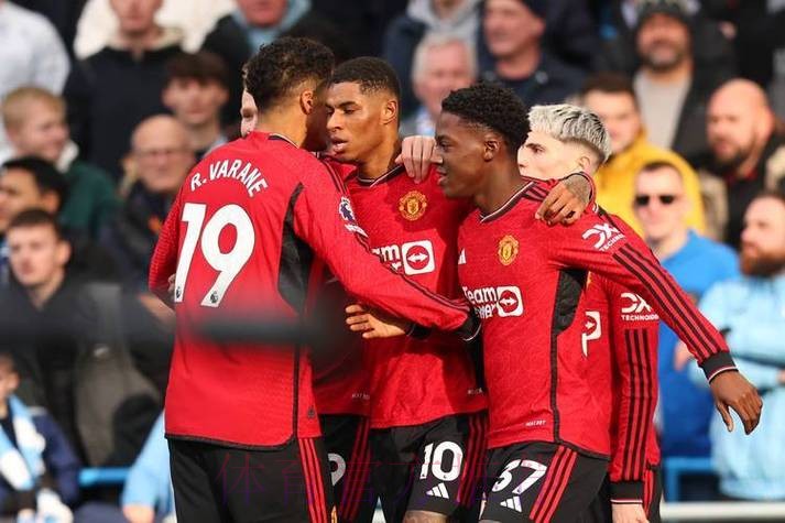 曼联vs布莱顿首发：库尼亚领衔，芒特、B费、梅努首发出战